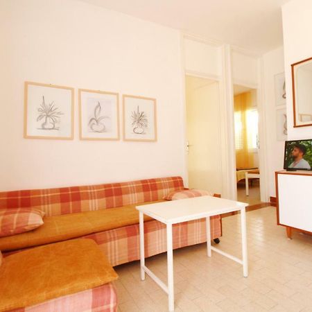 Apartment Dada Petrcane Exteriör bild