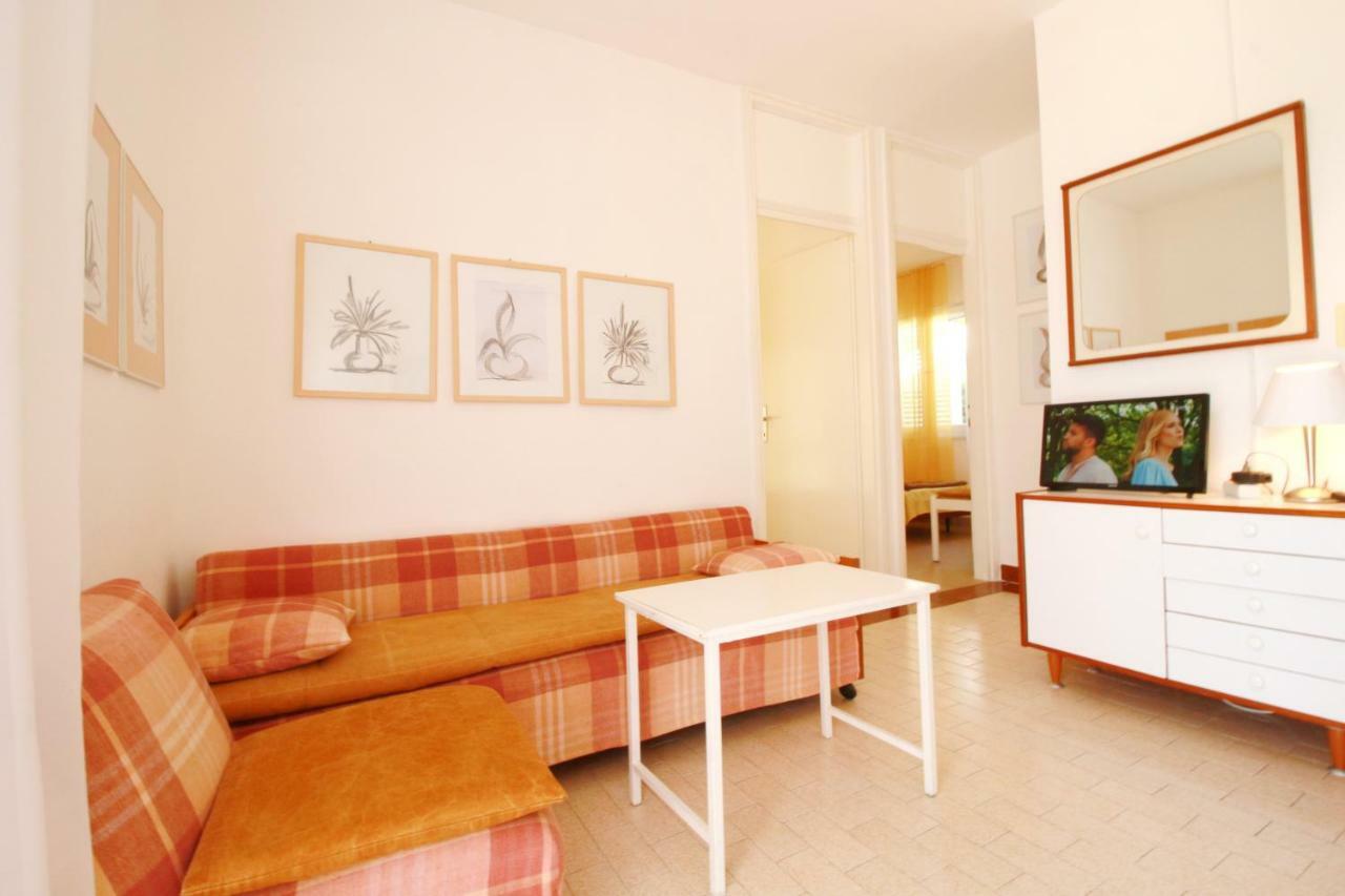 Apartment Dada Petrcane Exteriör bild